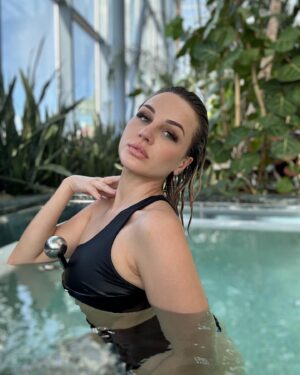 Camille Froment Instagram - 🧜🏼‍♀️🌊