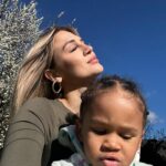 Camille Froment Instagram - Spring is already here 🌻🌞🌼💚