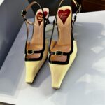 Camille Razat Instagram - @rogervivier FANTASY 👠👛