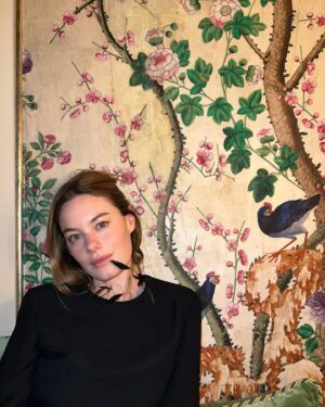 Camille Rowe Instagram - This dress 🌱🖤