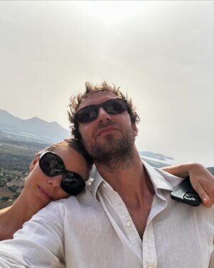 Camille Rowe Instagram - I love life with you the most ♥️ Joyeux anniversaire @theoniarchos Je t’aime
