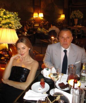 Camille Rowe Instagram - Beautiful last few days in Paris with  @davidyurman and family 🖤✨Merci beaucoup!
