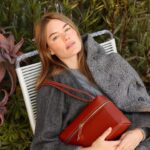 Camille Rowe Instagram – Cozy season with @loropiana
#loropianaextrabag
#loropiana
#inpartnershipwithloropiana