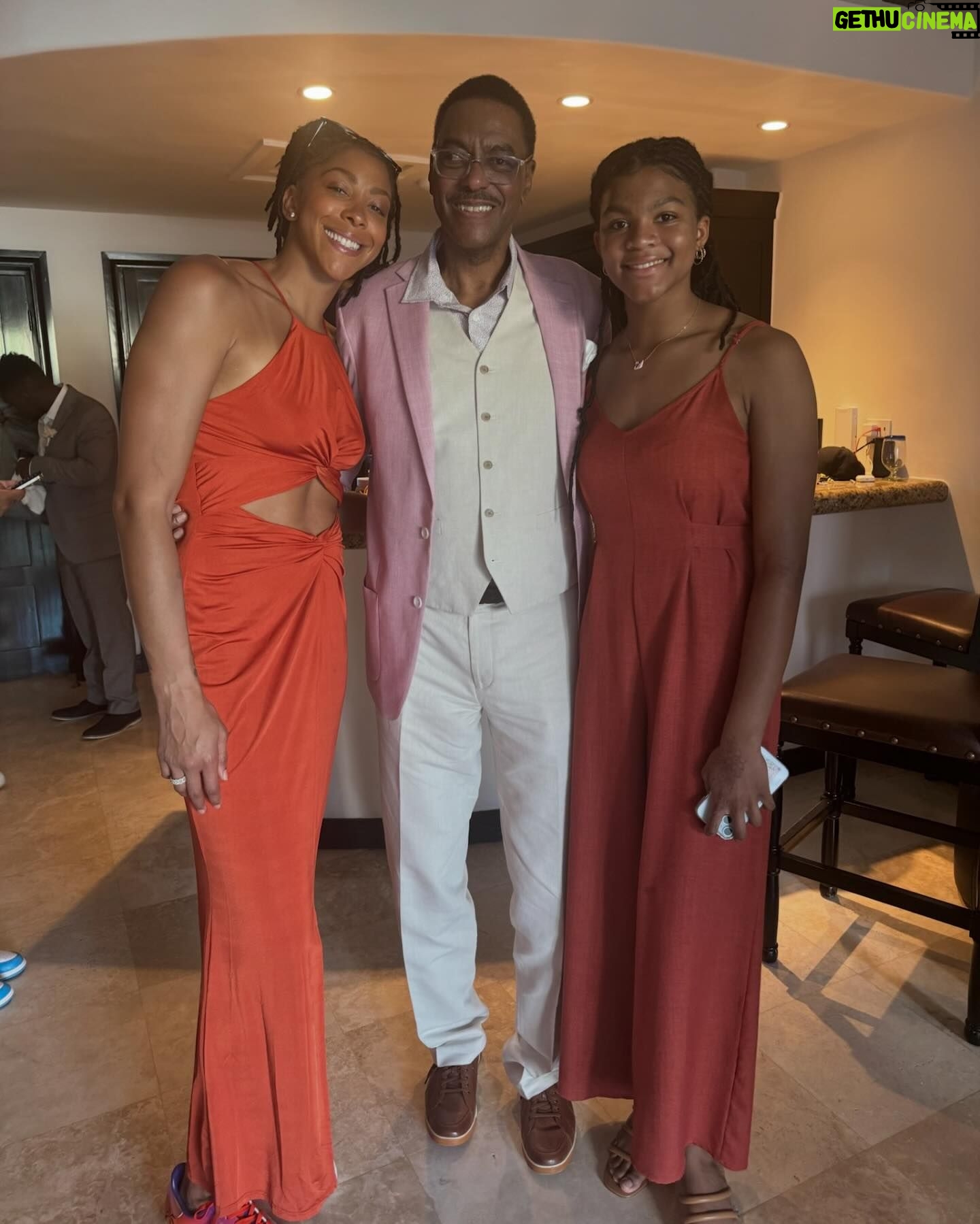 Candace Parker Instagram - Wedding vibez were immaculate… ESPECIALLY since we know it’s the union of two people MEANT TO BE. I love you all. It makes my HEART smile and almost jump out of my chest when some of my favorite people are all together. We ridin til the wheels fall off and even then we keep pushin. @airphonehome and @chrissy_smith01 CONGRATULATIONS ❤️❤️❤️ we love you SO MUCH! Last slide…. Even Goose knew Eric put a RING ON IT!!😂😂🔥👀🫶🏽