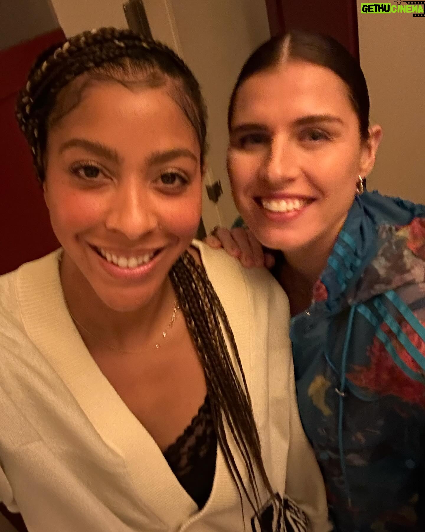 Candace Parker Instagram - Coach always said it. Chase people and passion and you will never fail at life. I’m so frickn grateful for y’all ❤️❤️❤️🤟🏽🤟🏽 #LifeLately