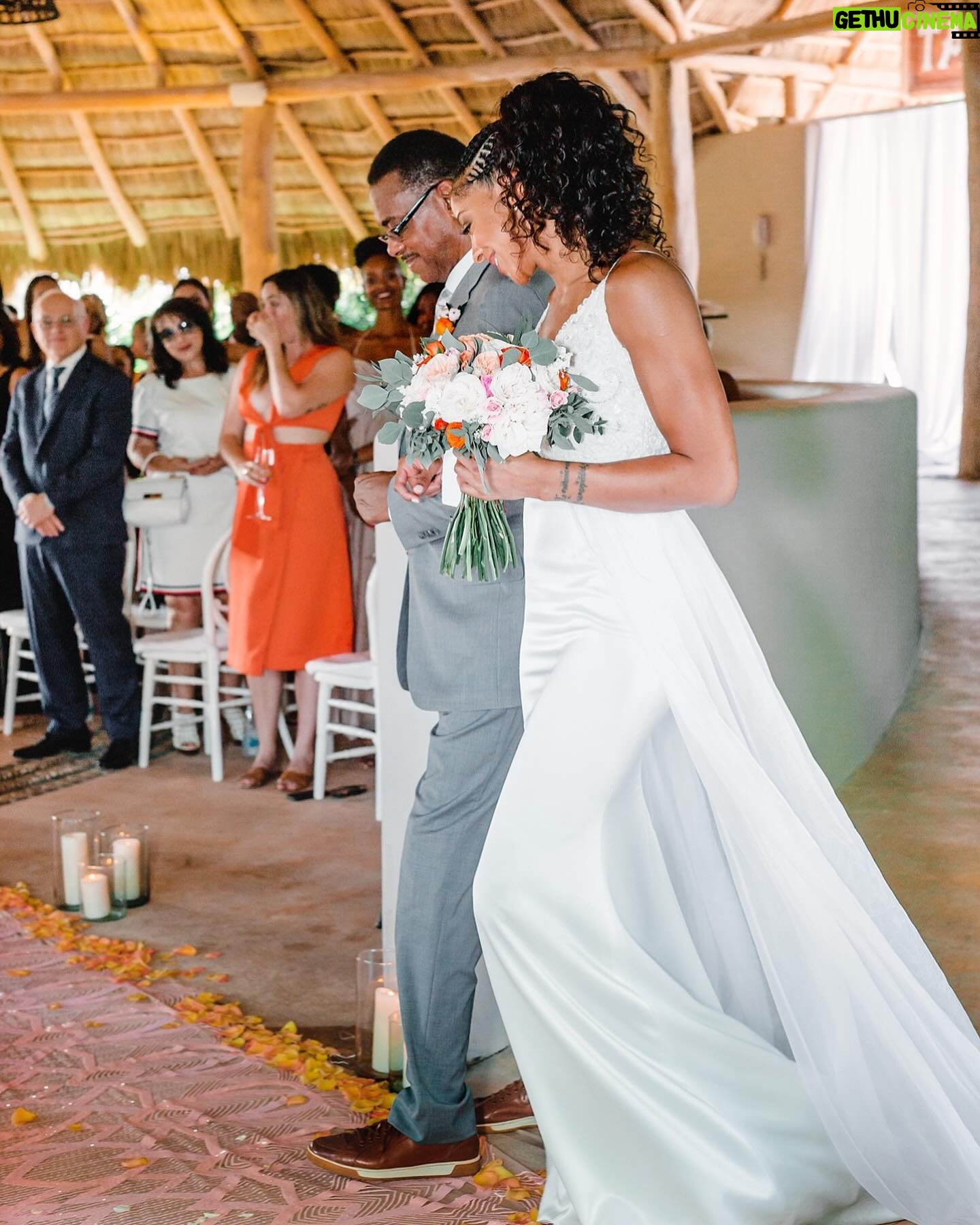 Candace Parker Instagram - Always have, always will be Daddy’s BabyGirl! Happy Birthday to my first Coach, fellow history buff, adventurer, old fashion maker aficionado, The “basketball” Joe Jackson😂, and best listener there is! I love you and I cannot wait to celebrate you!❤️🤟🏽