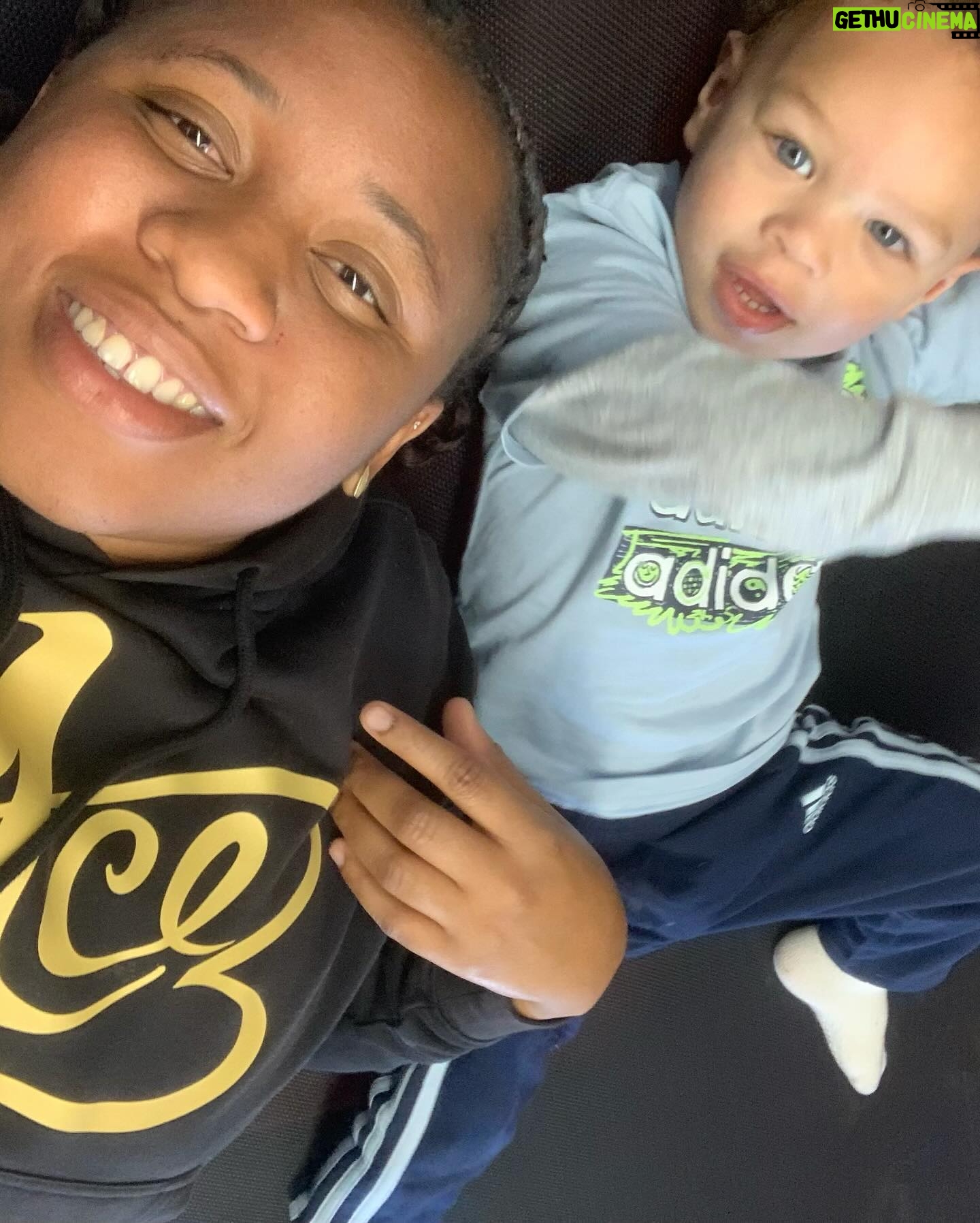Candace Parker Instagram - Coach always said it. Chase people and passion and you will never fail at life. I’m so frickn grateful for y’all ❤️❤️❤️🤟🏽🤟🏽 #LifeLately