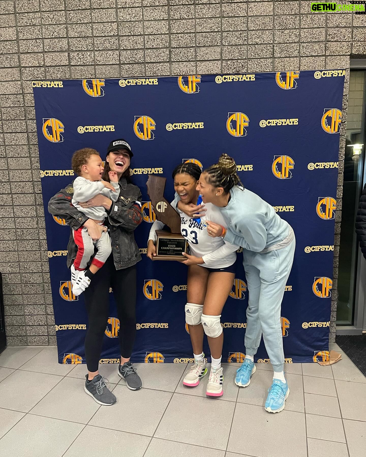 Candace Parker Instagram - Coach always said it. Chase people and passion and you will never fail at life. I’m so frickn grateful for y’all ❤️❤️❤️🤟🏽🤟🏽 #LifeLately