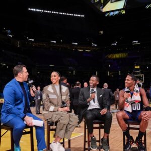 Candace Parker Instagram - All-Star ‘24! I met a couple rappers (@ernie.johnson dropped barz in his Legends speech) and caught up with some amazing peeps. Grateful to work with such amazing people 🙏🏽⭐️ #WeAreNotTheSameIAmAMartian 🔥🔥🔥 #RookieYearCarter3Vibez