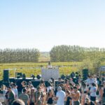 Candela Vetrano Instagram - Chancleteando en la @vendimia.neuquina ! Fue espectacular 🍇❤️🩷🩵🫶🏻💕 #DJCHANCLETA🩴