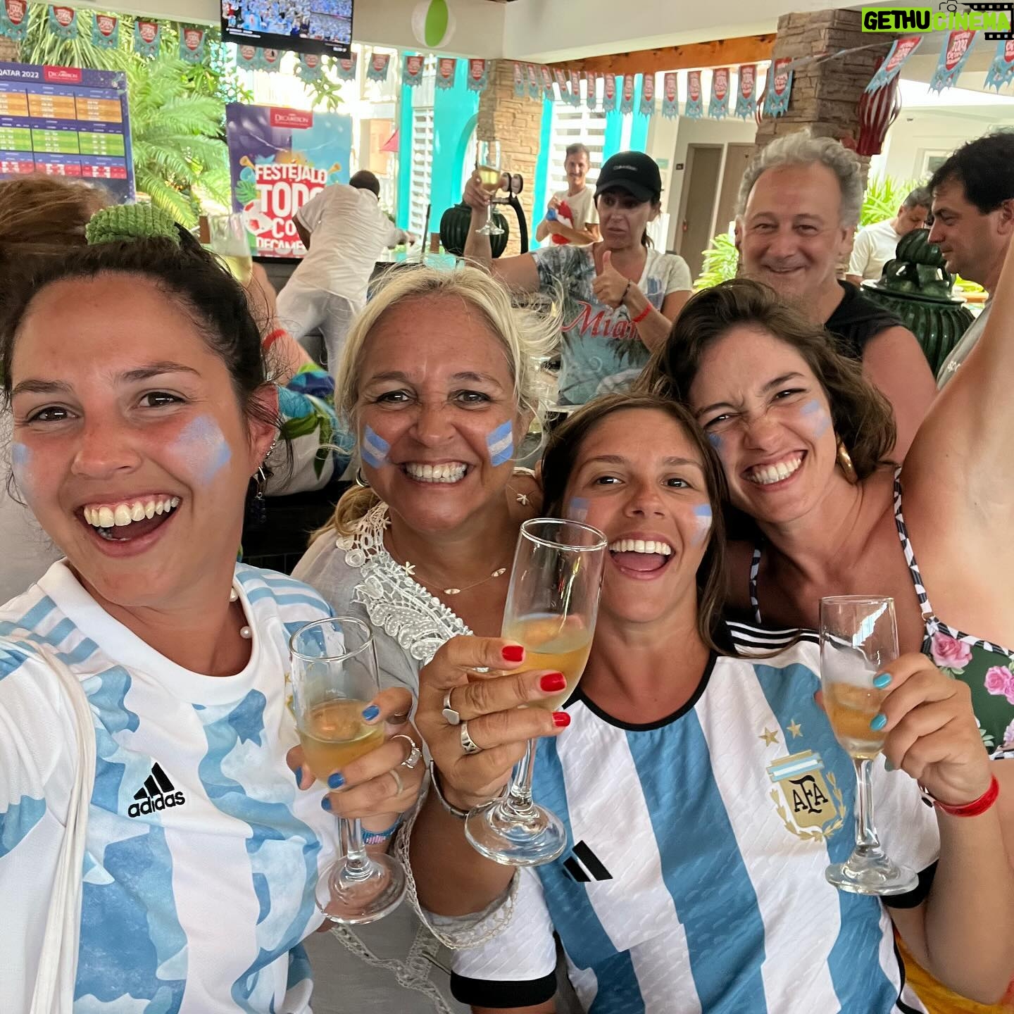 Candela Vetrano Instagram - a un año de este terremoto emocional 🇦🇷❤️