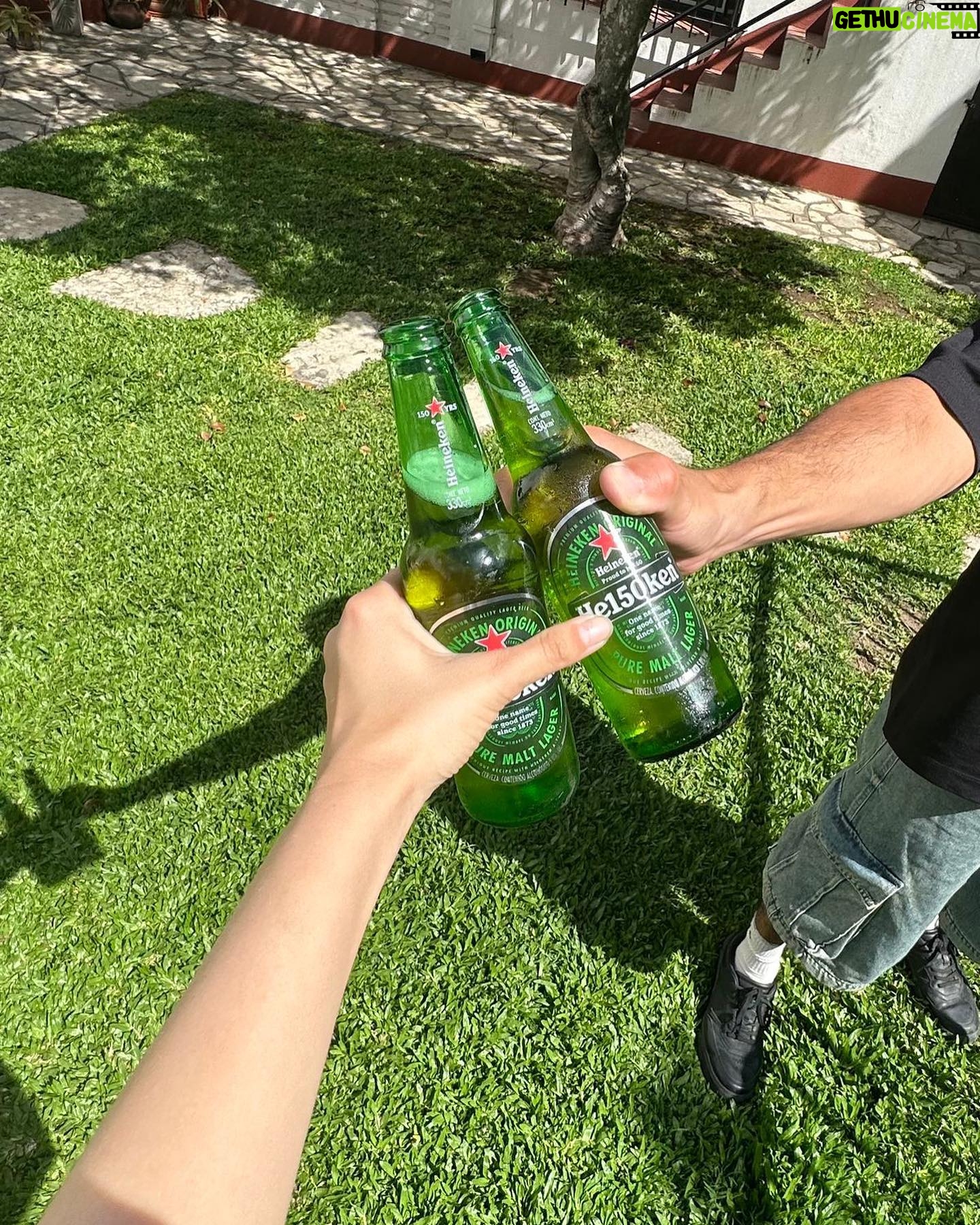 Candela Vetrano Instagram - -Lo que ve mi amigo -Lo que ve la tostadora -Lo que ve el tupper -Lo que veo yo 🌝 @heineken_ar