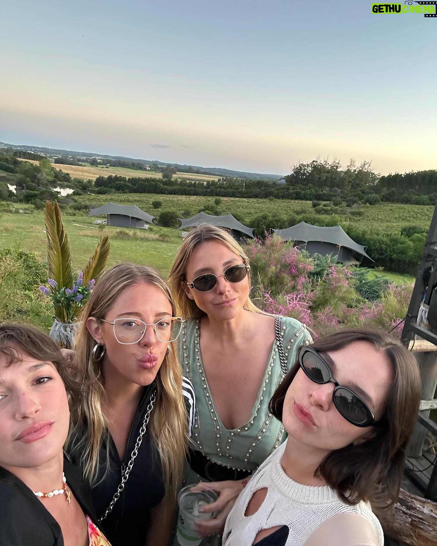 Candela Vetrano Instagram - Un poquito de lo mucho que viene siendo enero 🩷