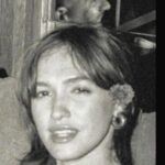 Candela Vetrano Instagram - haciendo uso de la luz del ocaso, mi primera cana, baba de amor, un escrache pero lindo, una planta que no se el nombre, frases que le mando a mi novio (si, soy eso), una pintura y unas latas, melancolía, un ejercicio, una máscara que me hará más linda.