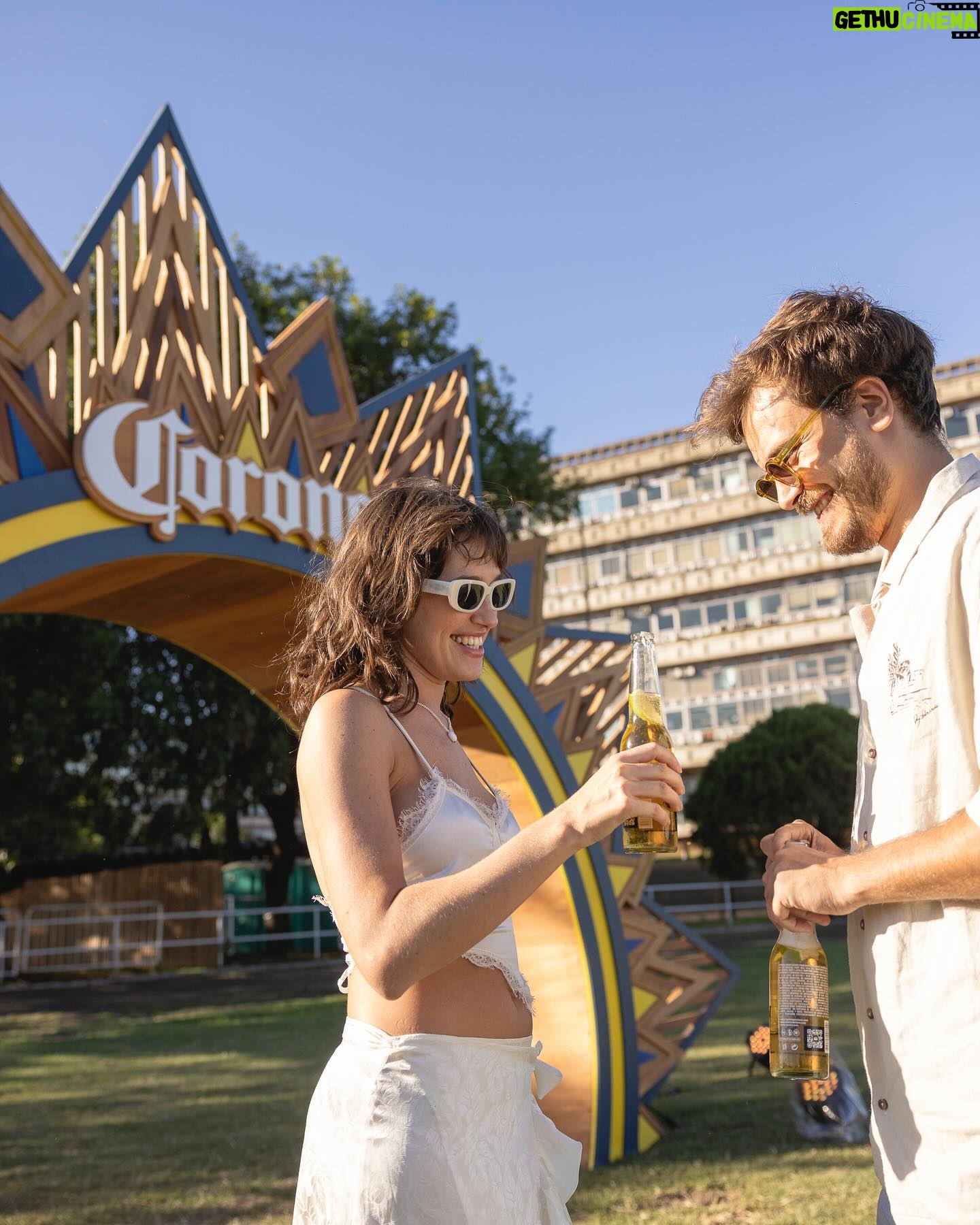 Candela Vetrano Instagram - Si no hubo video con el avión, no estuviste ahí 🍻🌞☀️#Sunsetstrip @corona_argentina @djhernancattaneo