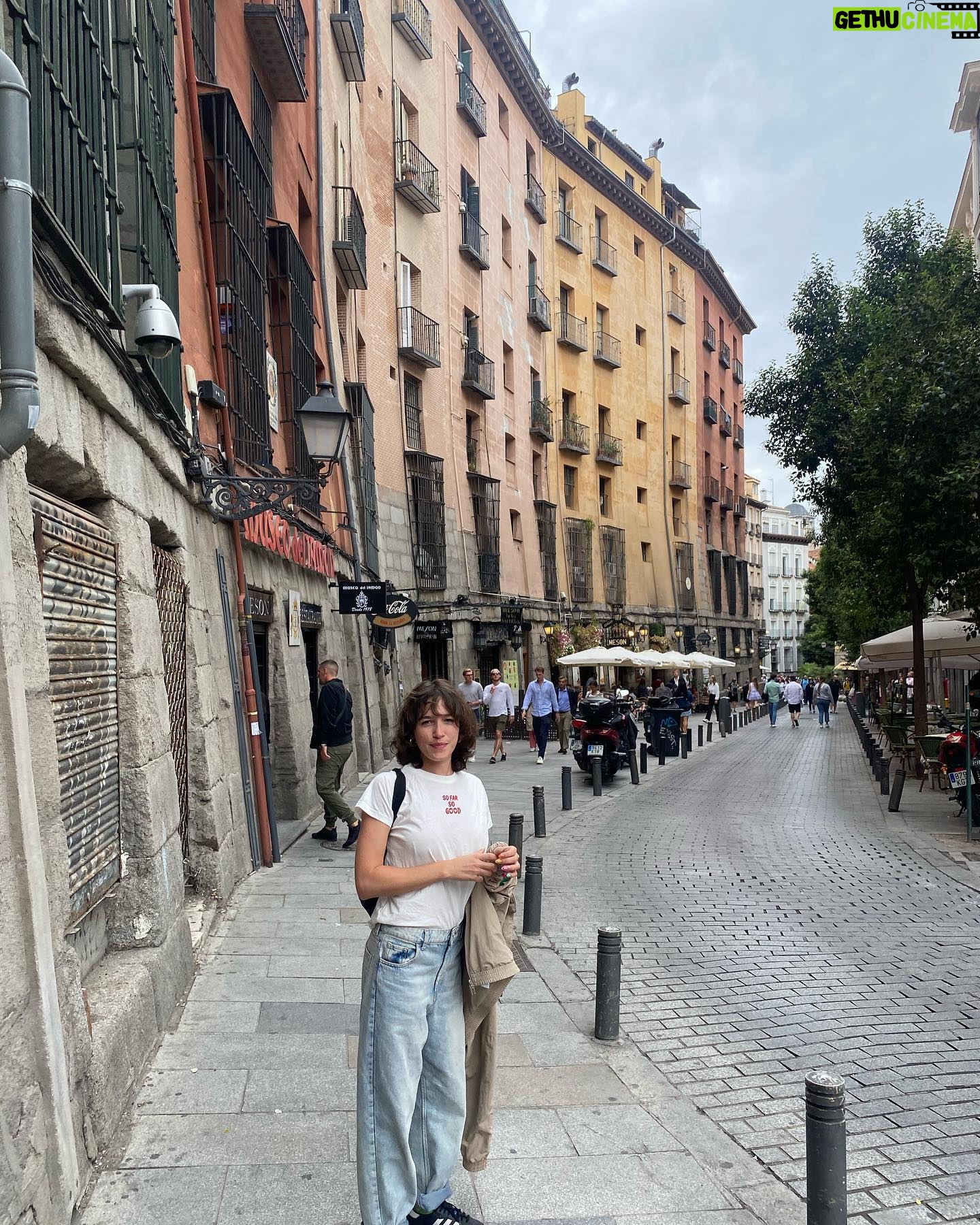 Candela Vetrano Instagram - Andar, comer y siestar. πͺπΈπ