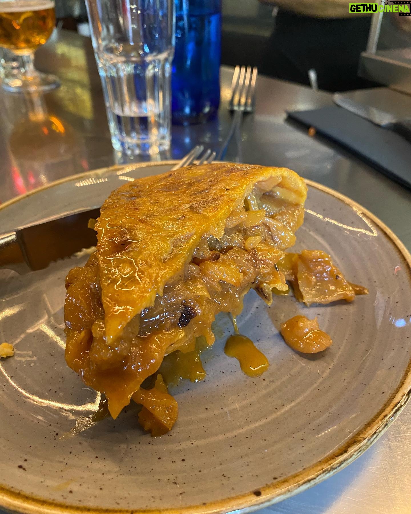 Candela Vetrano Instagram - Andar, comer y siestar. πͺπΈπ
