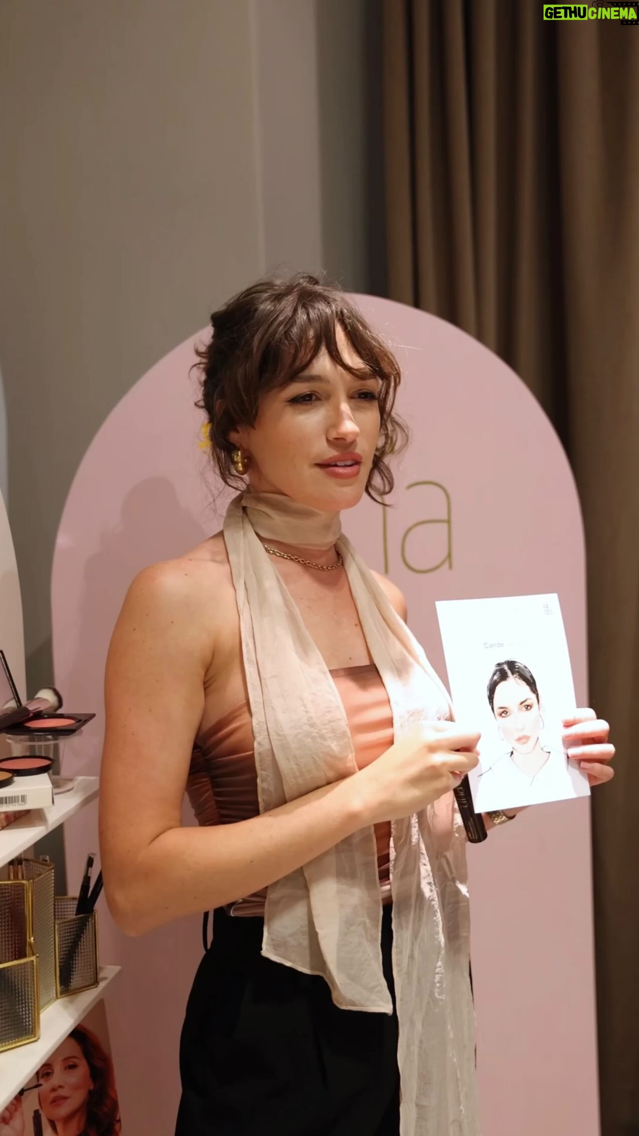 Candela Vetrano Instagram - Amo ser parte del Squad de Maquillaje @natura.argentina junto a mujeres inspiradoras 🤍 Las invito a conocer sus dos líneas de maquillaje: Natura UNA y Faces. Todos los maquillajes son cruelty free 💗💕