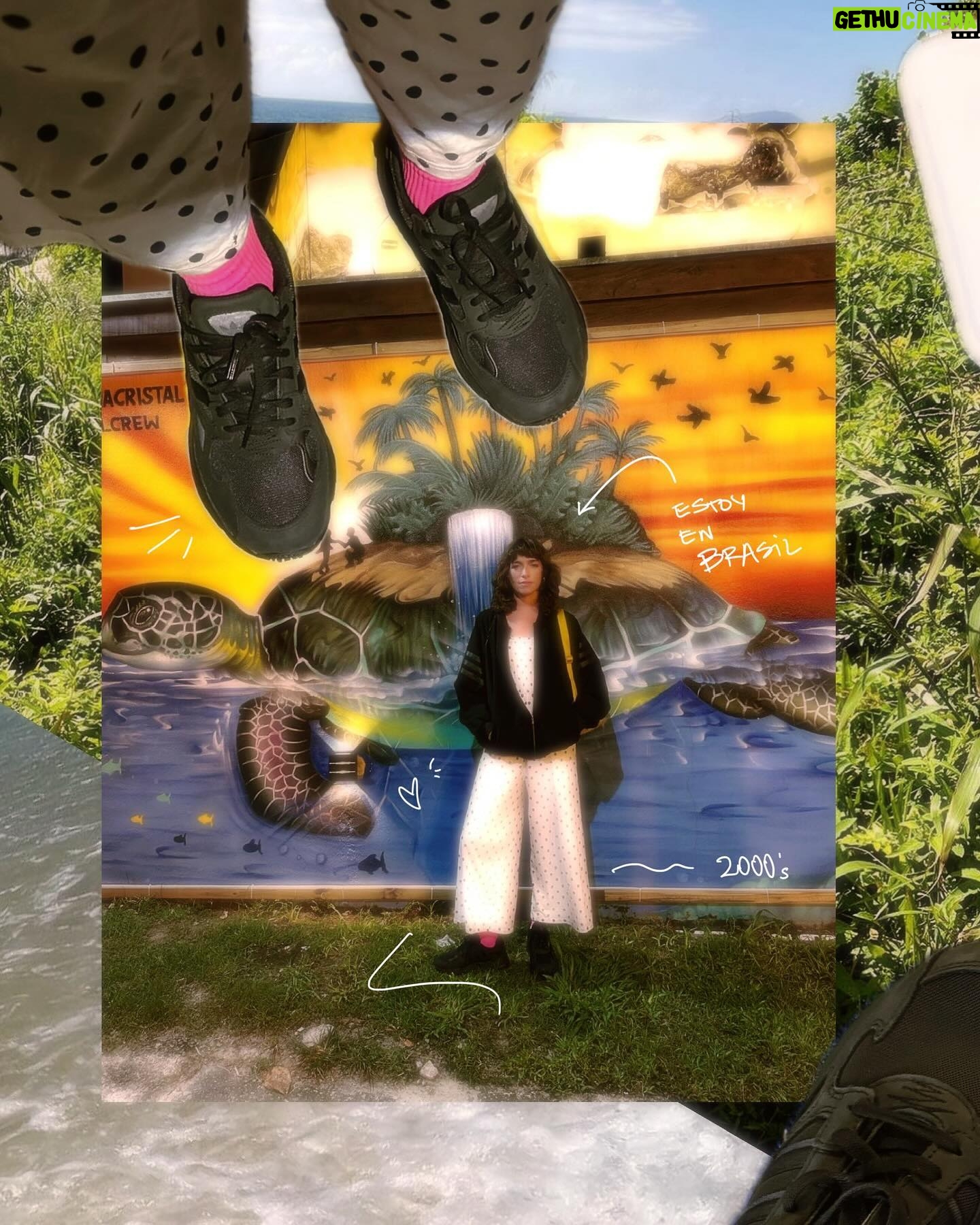 Candela Vetrano Instagram - Garota de los 2000s 💫👟💚 #creadoconadidas #adidasRunning2000 #Falcon @adidasar @moov.arg