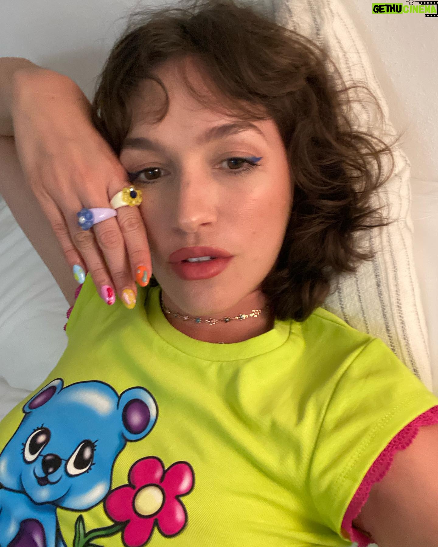Candela Vetrano Instagram - Entra en mi vida, te abro la puerta.