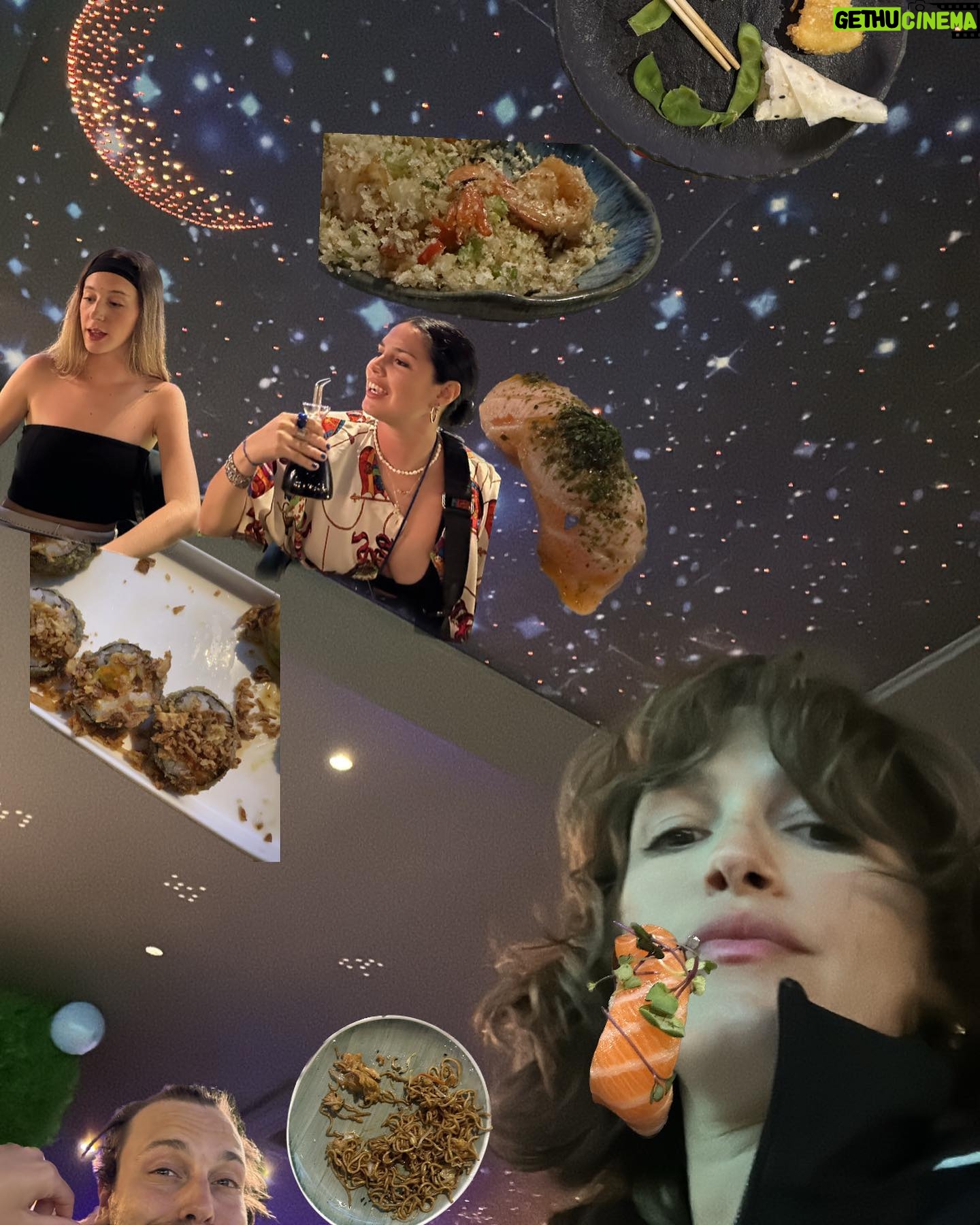 Candela Vetrano Instagram - Entra en mi vida, te abro la puerta.