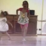 Candela Vetrano Instagram - Compartir la vida con ustedes es mucho más divertido. Son las mejores personas que existen. Gracias por ser todo lo que me hace bien ❤️las amo. Felíz cumple! Y que sigan viviendo con esa felicidad que las carazteriza y asombradas por lo simple. Cumple veintisiete y el tiempo me cachetea 🎊💖@juvetrano @paulivetrano