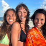 Candela Vetrano Instagram - Compartir la vida con ustedes es mucho más divertido. Son las mejores personas que existen. Gracias por ser todo lo que me hace bien ❤️las amo. Felíz cumple! Y que sigan viviendo con esa felicidad que las carazteriza y asombradas por lo simple. Cumple veintisiete y el tiempo me cachetea 🎊💖@juvetrano @paulivetrano