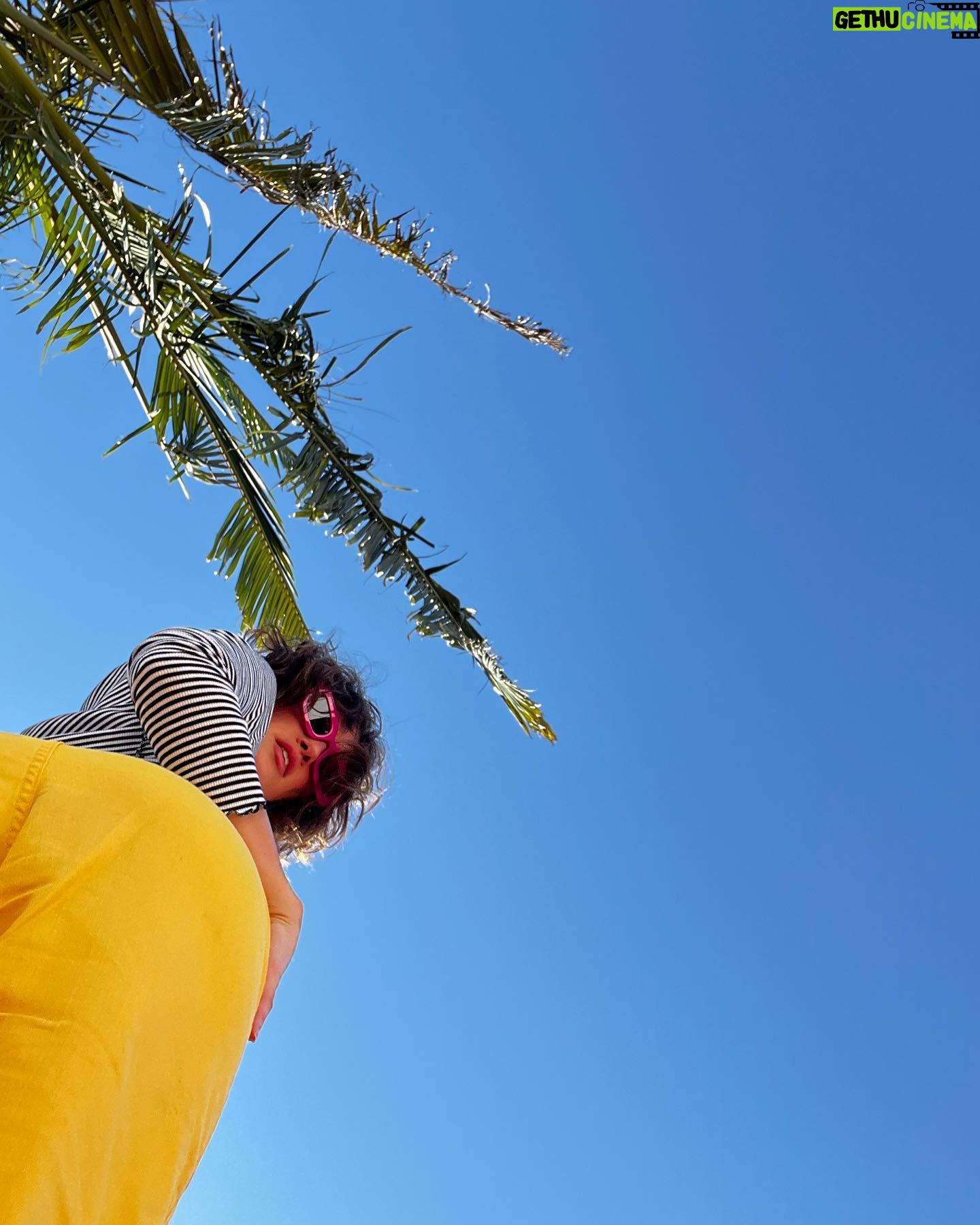 Candela Vetrano Instagram - empezó la leo season 🌞