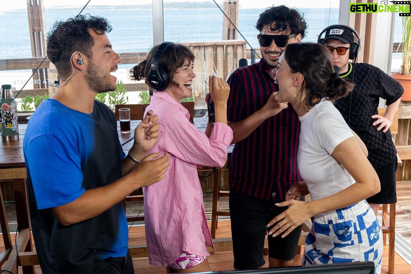 Candela Vetrano Instagram - Apalapapa 🩷 que lindo estuvoo chee! seguimos en baires de 10 a 12 por @olgaenvivo los esperamos con toda la actualidad innecesaria en PARAISO FISCAL 🏝️
