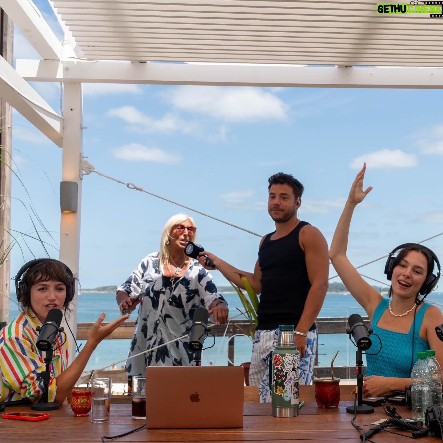 Candela Vetrano Instagram - Apalapapa 🩷 que lindo estuvoo chee! seguimos en baires de 10 a 12 por @olgaenvivo los esperamos con toda la actualidad innecesaria en PARAISO FISCAL 🏝️