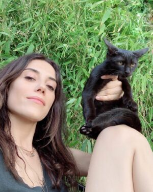 Cansu Dere Instagram - 💚