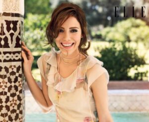 Cansu Dere Instagram - #Repost @elleturkiye
・・・
• #tb ELLE • 
Nisan 2012

9 yıl önce @CansuDere ile Fas’a uçmuş, kendisini Marakeş’in renkli sokaklarında görüntülemiştik. Nisan 2012 sayısının kapak kızı röportajında “Gerçekçi miyim? Emin değilim, çok saçmaladığım zamanlar da oluyor.” demişti. Bizim tek şahit olduğumuz hiç değişmediği.. 

Daha fazlası Nisan sayımızda! 

Yazı: @suzanyurdacan 
Fotoğraf: @emredogru 

#CansuDere #tbt