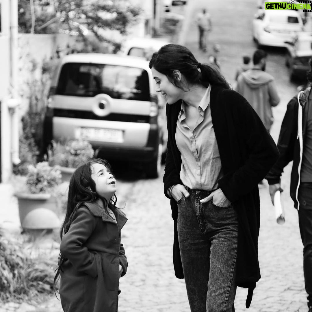 Cansu Dere Instagram - Sohbet,muhabbet 😊 @berengokyildiz_official
