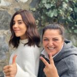 Cansu Dere Instagram - Müthiş zeka.. Müthiş insan.. #mysuperdirector @neslihanyesilyurt 🤟
