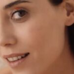 Cansu Dere Instagram – @elleturkiye @neostrataturkiye 💙🤍#Repost @elleturkiye
・・・
Keşfettikçe ve öğrendikçe zenginleşen biri #CansuDere. Oyunculukta ortaya çıkardığı, hatta karşılıklı oynadığı karakterlerle hem kendi içindeki kadını, hem insan doğasını keşfediyor. Sık sık kaçıp gittiği farklı coğrafyalarla da dünyayı ve yeni bakış açılarını…
Mayıs sayımızı bayiilerden ve dergiburda.com’dan alabilir, trendyol, n11 ve hepsiburada’dan sipariş verebilirsiniz.
@cansudere @neostrataturkiye
Röportaj: @meldanar13
Video: @zinanguven
Moda Direktörü: @asilasli
Saç: @serkanyildirim
Makyaj: @hakankulturofficial
Set Tasarım @saraaydin @livnpieces
Video Asistanı: @ilydas
Moda Direktörü Asistanları: @damlareisoglu @dilaraavural
Prodüktör: @belceturker
Music& Sound Design : @sinan.ilhan
Işık Şefi: @okanatas