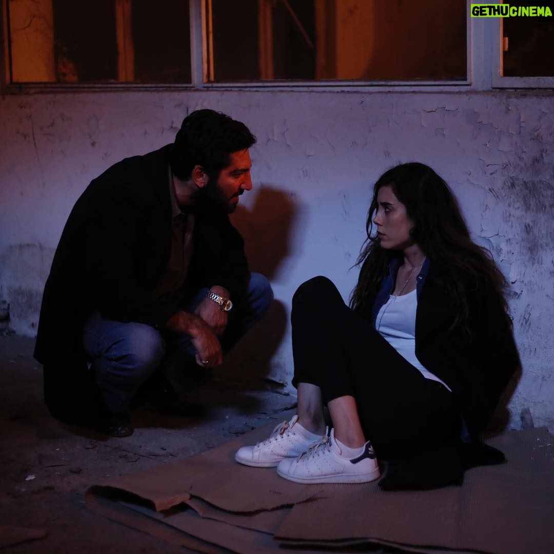 Cansu Dere Instagram - @atesberkay #backstage #Anne