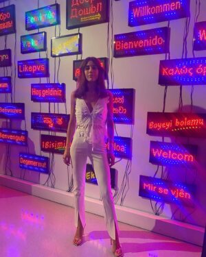 Cansu Dere Instagram - 🌠🤍