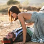Cansu Dere Instagram - #Repost @sadakatsizdizi ・・・ Hayat dediğimiz şey pamuk ipliğine mi bağlı gerçekten? 📌 #Sadakatsiz @kanald