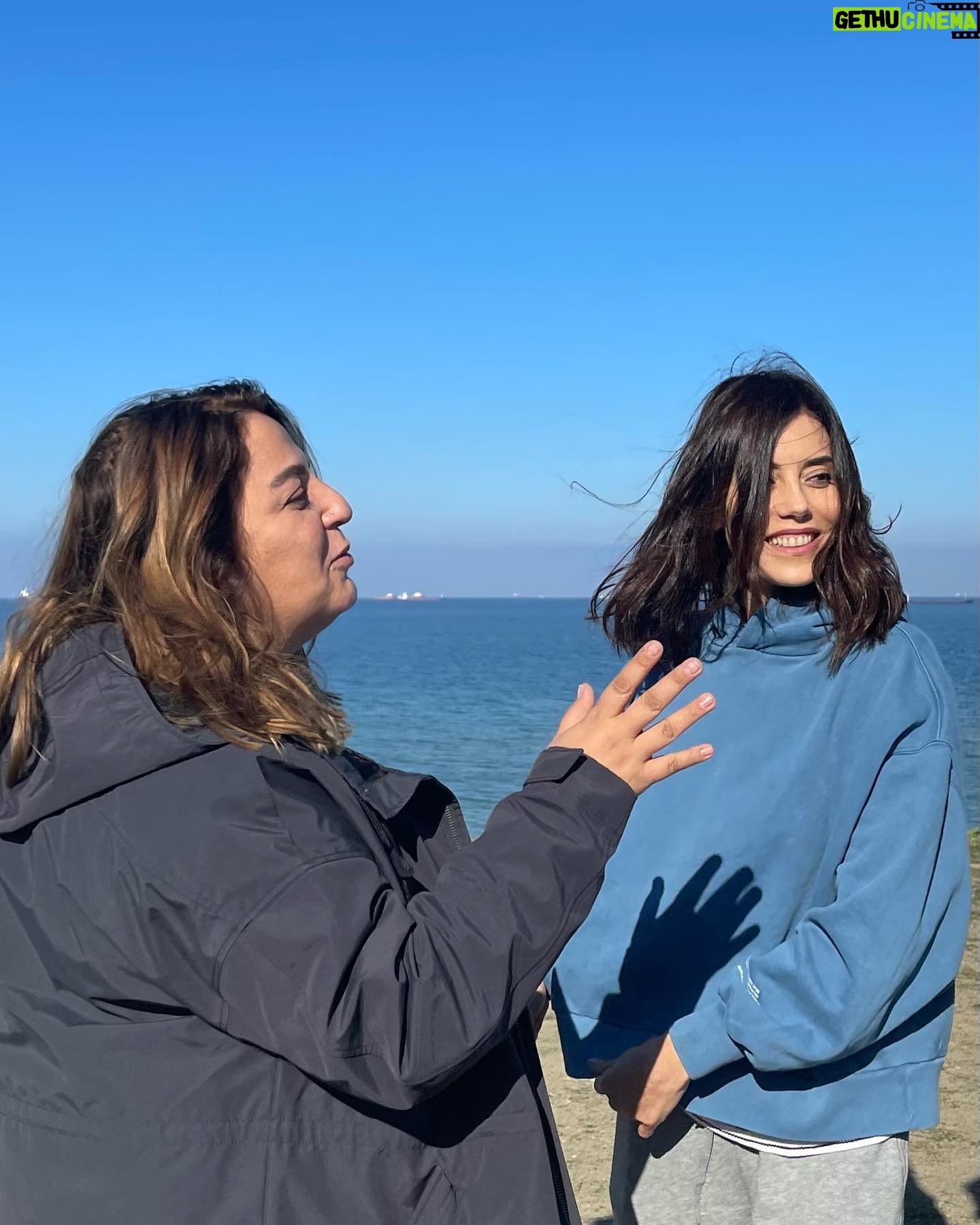 Cansu Dere Instagram - CanΔ±m Neslihan π My super director, love her @neslihanyesilyurt πππ