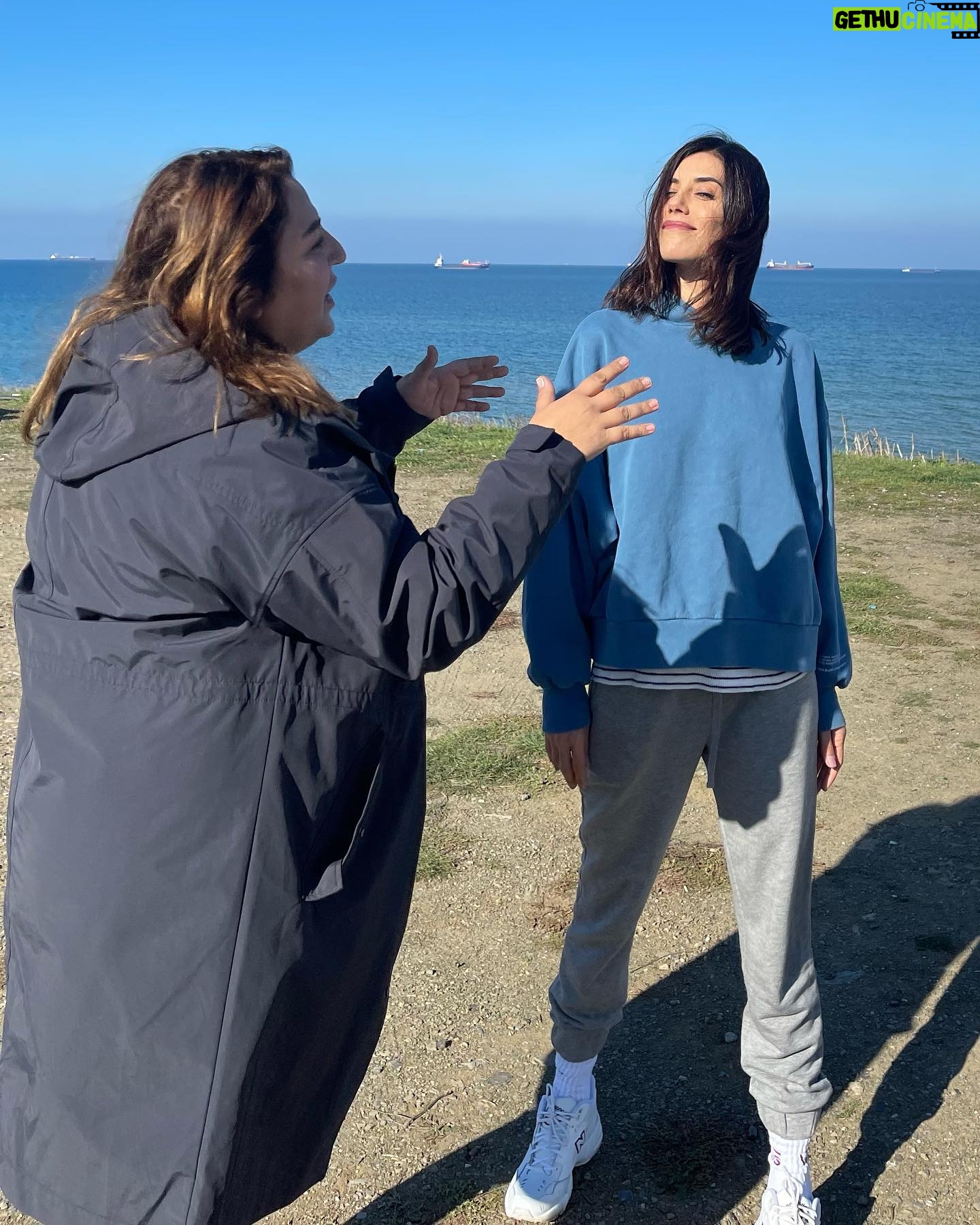Cansu Dere Instagram - CanΔ±m Neslihan π My super director, love her @neslihanyesilyurt πππ