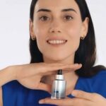 Cansu Dere Instagram – 🤍💙 #Repost @neostrataturkiye
・・・
Cansu Dere’nin videoda kullandığı favori ürünü Skin Active serisinin 3’lü Etki Cilt Dolgunlaştırıcı Serum, üç boyutlu çözüm sunarak cilt tonunu yeniliyor ve cildi pürüzsüzleştiriyor. Yoğun Göz Çevresi Bakımı kremi içeriğindeki kafein ile göz çevresini dolgunlaştırıyor, nemlendiriyor ve canlandırıyor. 💙 #CiltYenilemeUzmanı
Kampanya Çekimi Krediler
Reklam veren: Johnson & Johnson / Neostrata
Kreatif Ajans ve prodüksiyon: 212
Fotoğraflar: Emre Güven
Video: Melike Onay
Styling: Serenay Satıcı
Saç: Serkan Yıldırım
Makyaj: Elçin Mutlu
