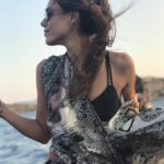 Cansu Dere Instagram - 📸 @tanemsivar 😎