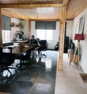 Cansu Tosun Instagram - officing. bolca Senaryo, Film ve evrenin bize sunduğu tüm nimetleri icerir.. @filmkumbarasi 🎞
