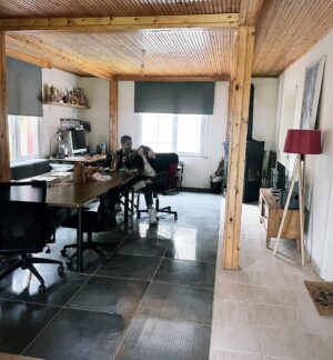 Cansu Tosun Instagram - officing. 
bolca Senaryo, Film ve evrenin bize sunduğu tüm nimetleri icerir..

@filmkumbarasi 🎞