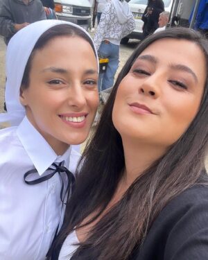 Cansu Tosun Instagram - Last Day of First Season. 🥂

@dizikirlisepeti 
#dirtylaundry