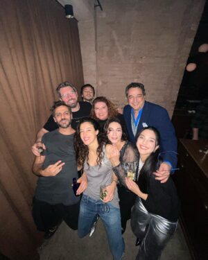 Cansu Tosun Instagram - Sizin sevginiz, varlığınız 🙏  iyi ki tanışmışız, sizlerle bu hayat daha da GÜZEL 🥂 💓 süprizler, festivaller doluuuuu bir yıllllll olsunnnm yıllarımız olsun 🙏🧿 evet ıyı Ki doğmuşummm.. bitmesin hiç kutlamalar ☺️ ♥️