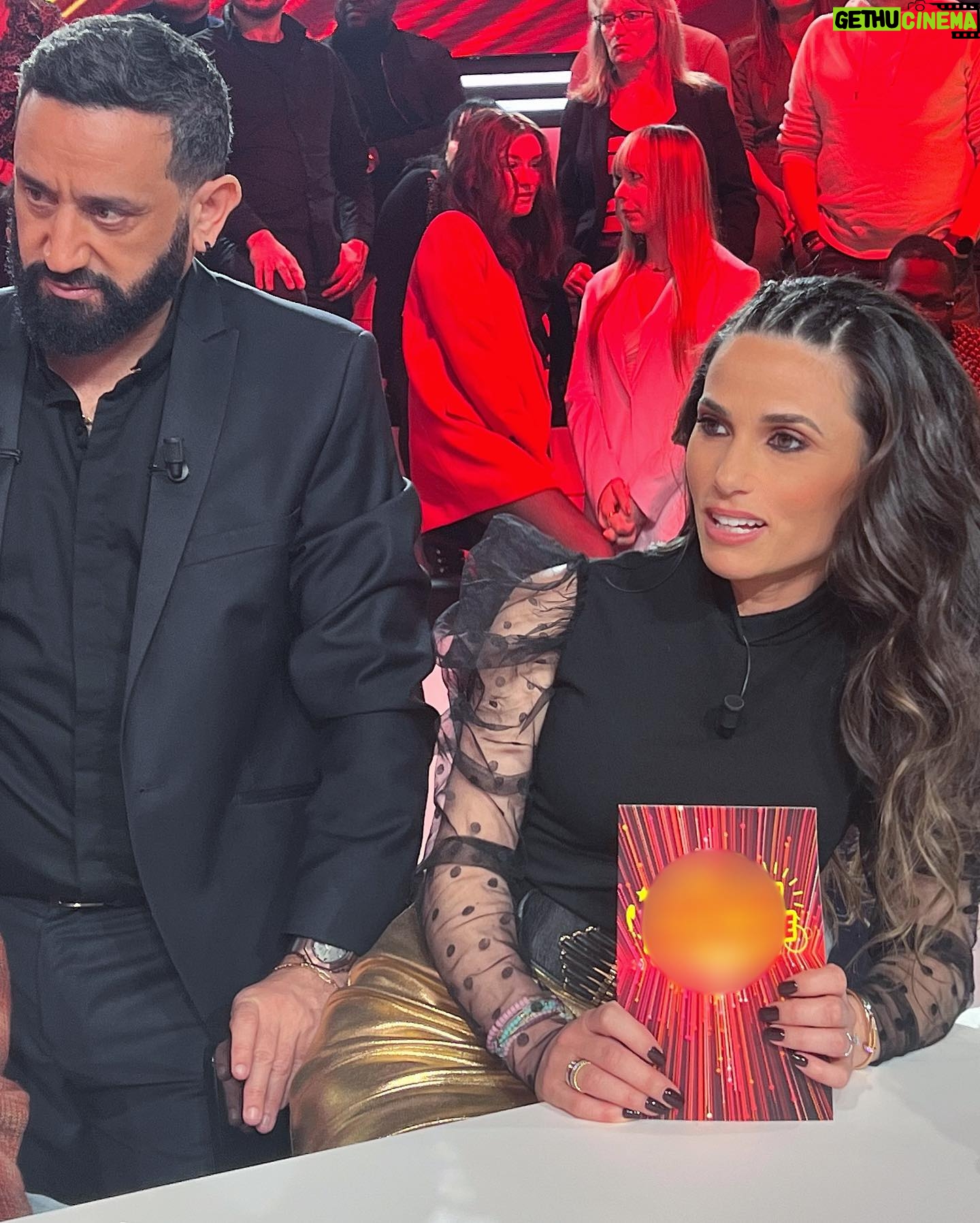 Capucine Anav Instagram - Rendez vous demain à 21h15 sur @c8lachaine pour une soirée de folie 🤍 #lagrosserigolade