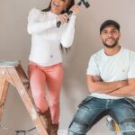 Capucine Anav Instagram - Encore Une très belle association 🤝🏼pour la rénovation de cet appartement : @capucineanavoff : pour les idées & la décoration 🤩💡 @cd.peinture et @renovk.fr : pour la réalisation des travaux 🚧 🎨 On a passé 3jours de travail intensif 🥵 jusqu'à pas d'heures ⏰ avec @cd.peinture chez @capucineanavoff et on est content du résultat ! ✨ Qui connait quelqu'un capable de réaliser tout ça en 3 jours ??? 😅😅