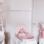 Capucine Anav Instagram - Les filles vous me l’avez réclamées voici l’une petite vidéo de la chambre de Lola qui vient de chez cocon d’amour 🤍 Je vous mets le lien du site il y a des choses INCROYABLES !!! *www.cocondamour-france.fr *numéro tél 0141930047 *Boutique 199 avenue pierre brossolette 94170 le perreux sur marne
