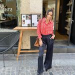 Capucine Anav Instagram – Entre petite promenade dans Paris et Promo 🎥👠
Avec mon total look @copcopine

PS: ne cherchez pas mes fesses je les ai perdues en chemin